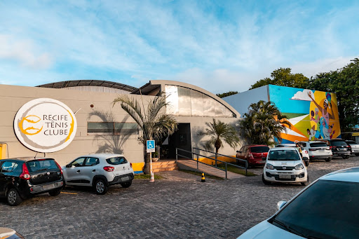 Fachada do Recife Tênis Clube (RTC), localizado na capital pernambucana