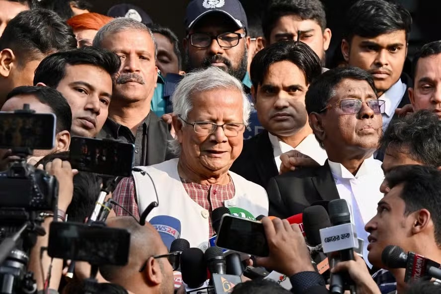 Muhammad Yunus é condenado à prisão em Bangladesh 