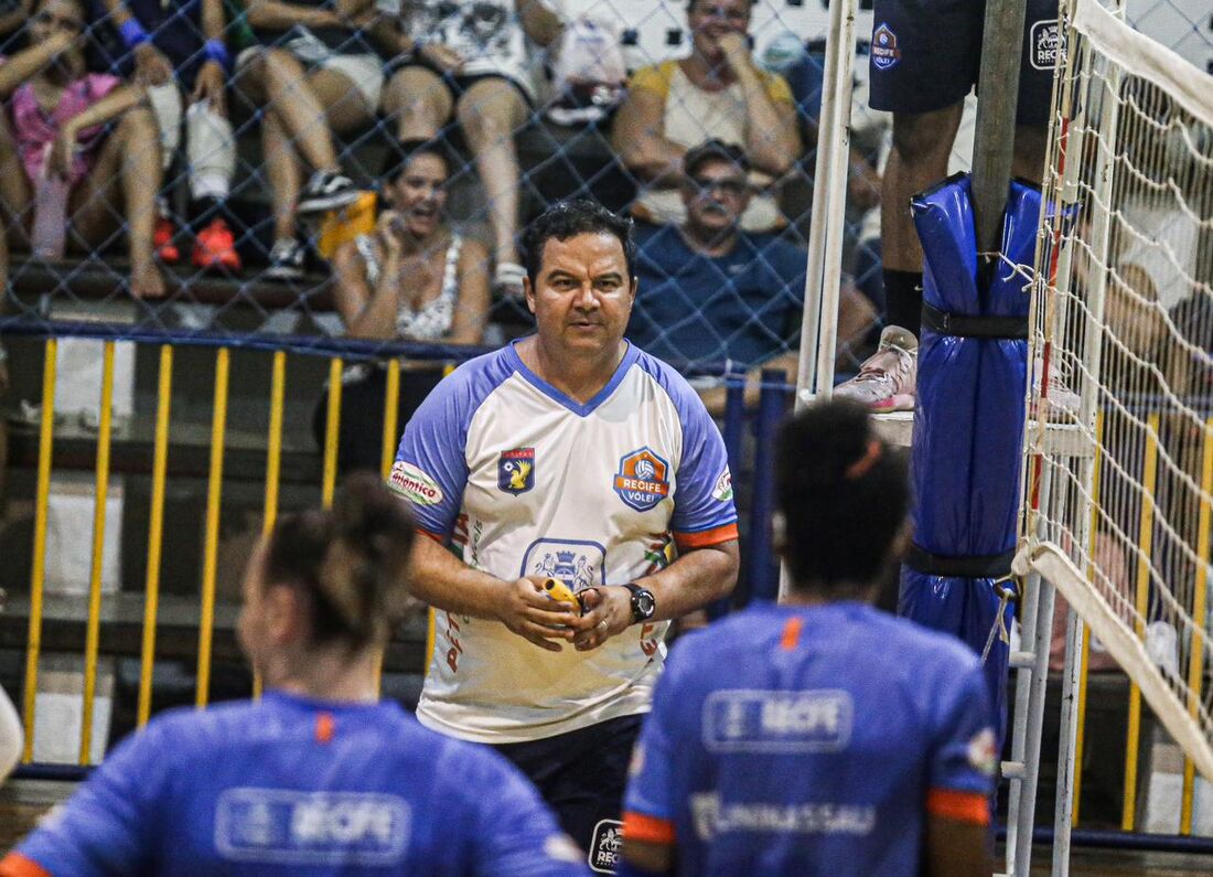 Adalberto Nóbrega, treinador do Recife Vôlei 