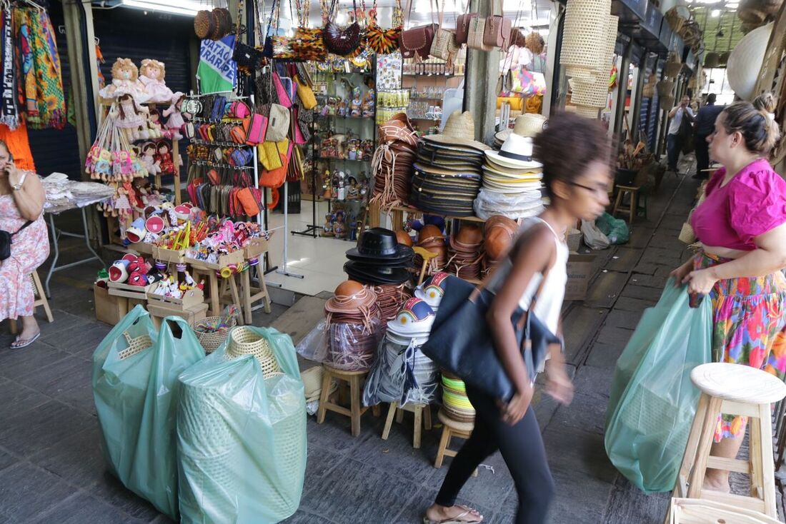 Setor de artesanato do Mercado de São José passa a funcionar em anexo provisório