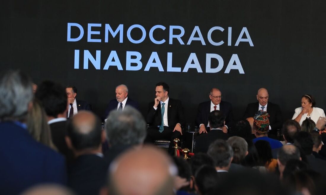 Ato em defesa da democracia, no Congresso Nacional