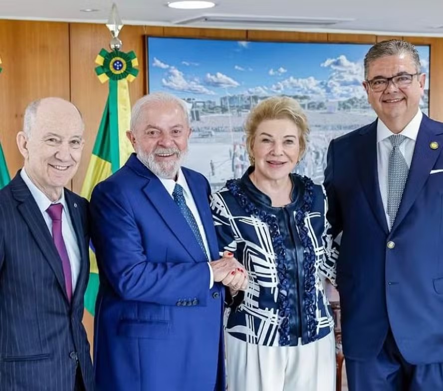 Deputado Rui Falcão, presidente Lula, Marta Suplicy e Márcio Toledo 