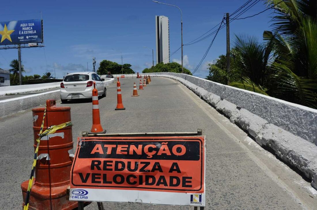 Obras no Viaduto Forte das Cinco Pontas, no bairro de São José, área central do Recife