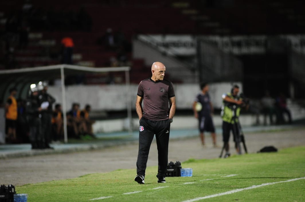 Itamar Schülle durante vitória sobre o Flamengo de Arcoverde