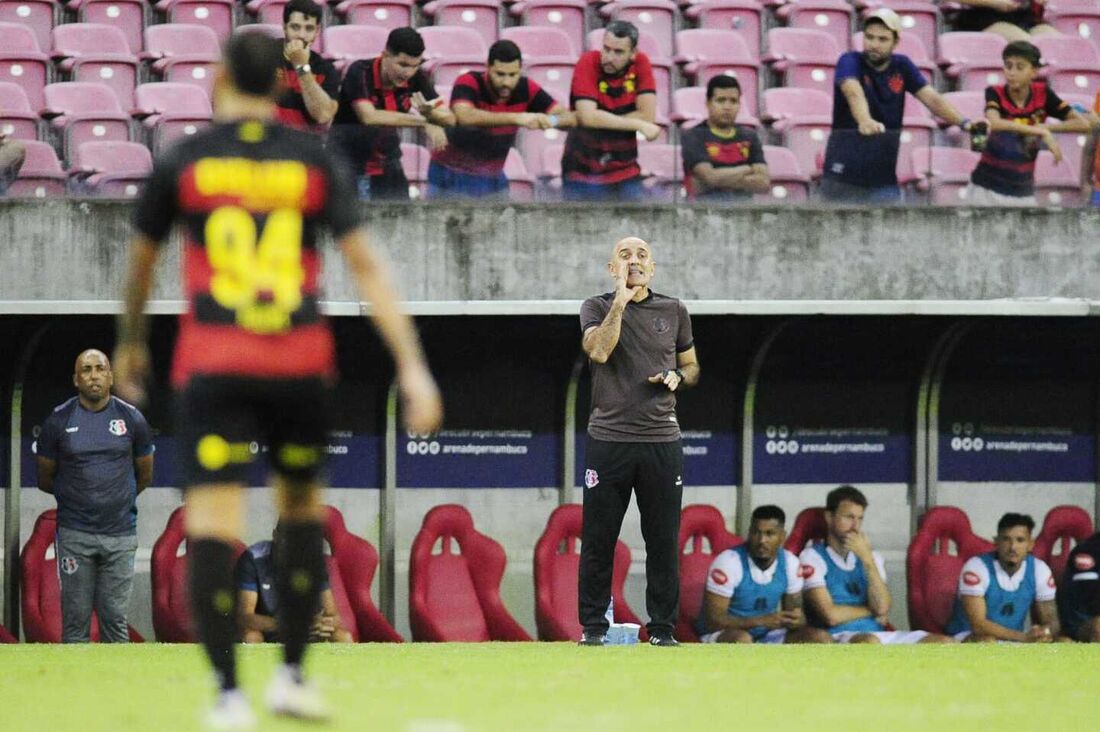 Itamar Schulle, técnico do Santa Cruz