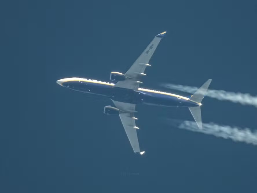 Passageiros acordam no 'país errado' após tempestade Isha atingir a Europa 