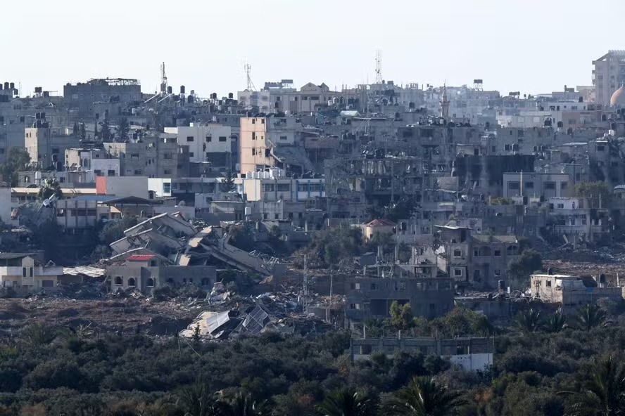 Imagem da parte Sul de Gaza mostra destruição no território após bombardeios israelenses 