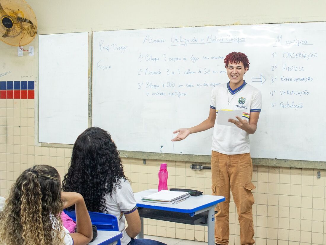 Programa oferece monitoria nas disciplinas de matemática e língua portuguesa 