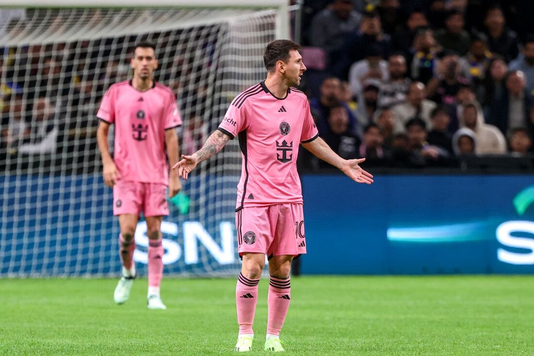 Messi entro em campo já na reta final, com placar já definido em 6x0