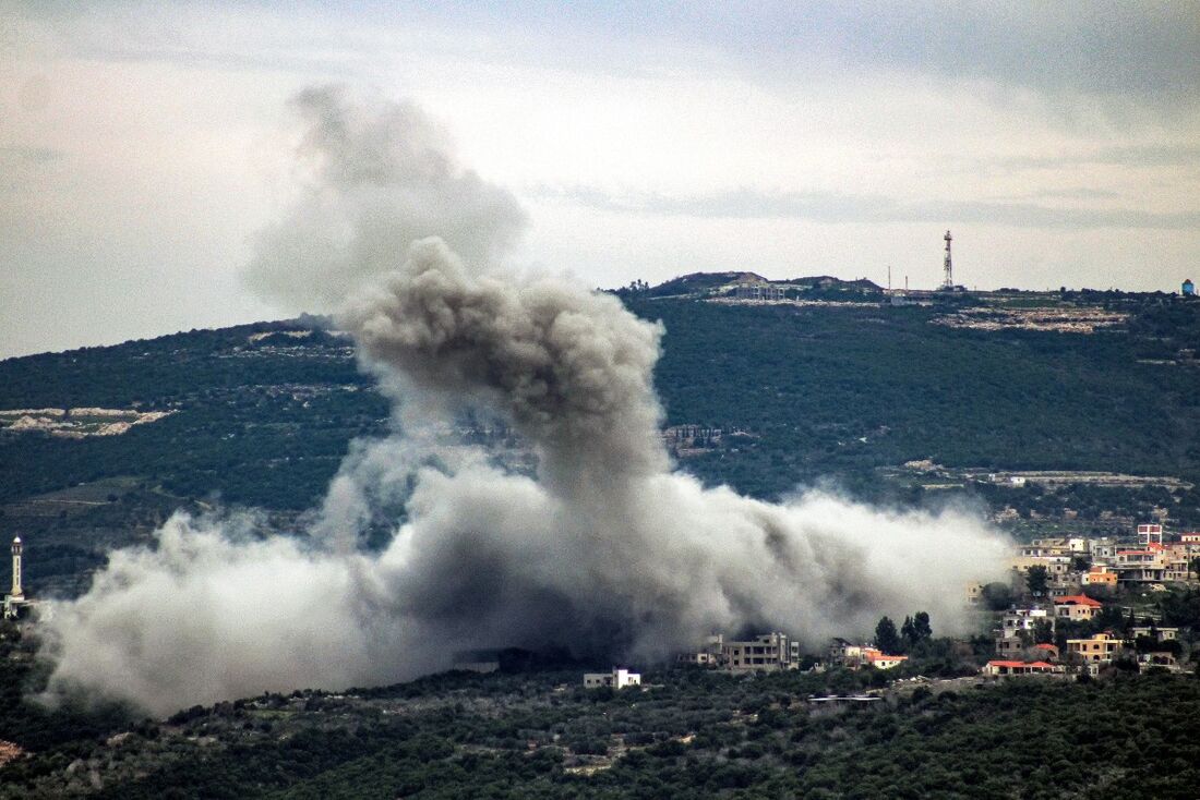 Ondas de fumaça após o bombardeio no sul do Líbano 