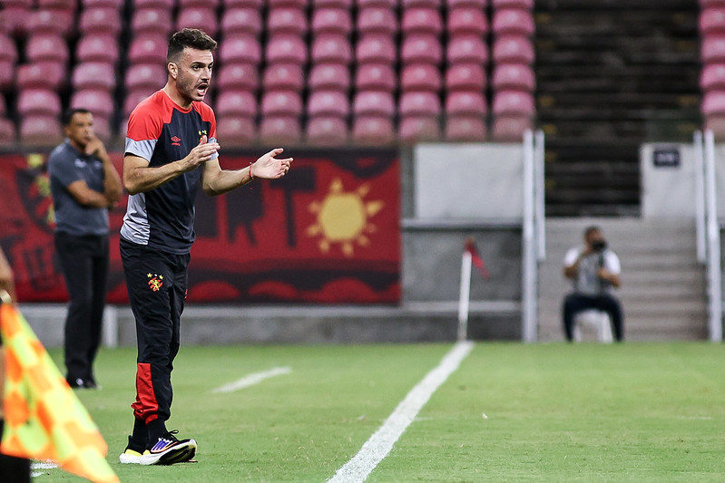 Mariano Soso, técnico do Sport 