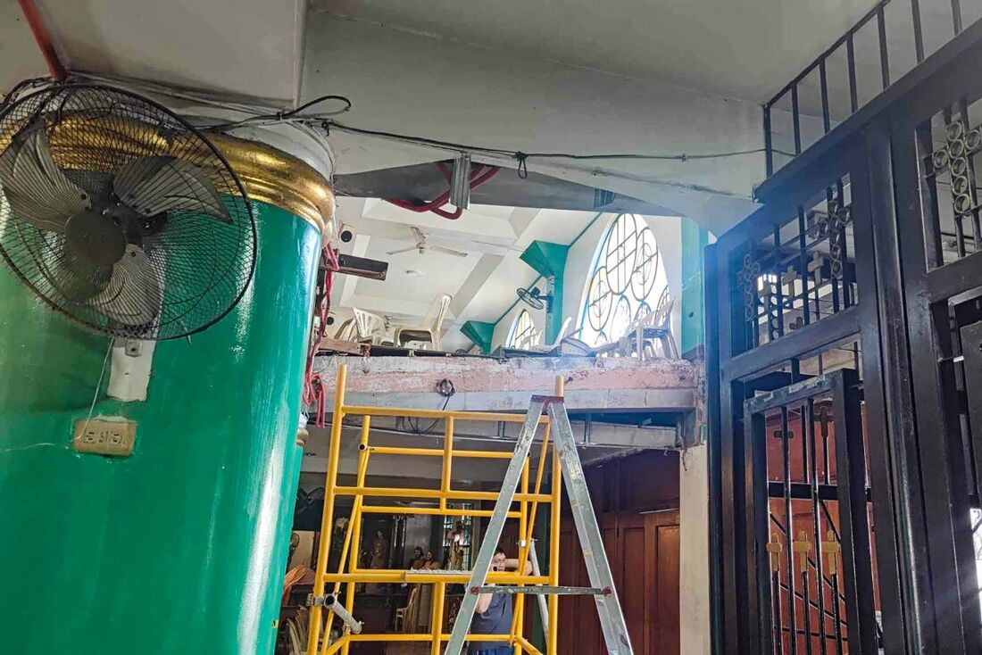 Desabamento em igreja durante missa deixa um morto nas Filipinas