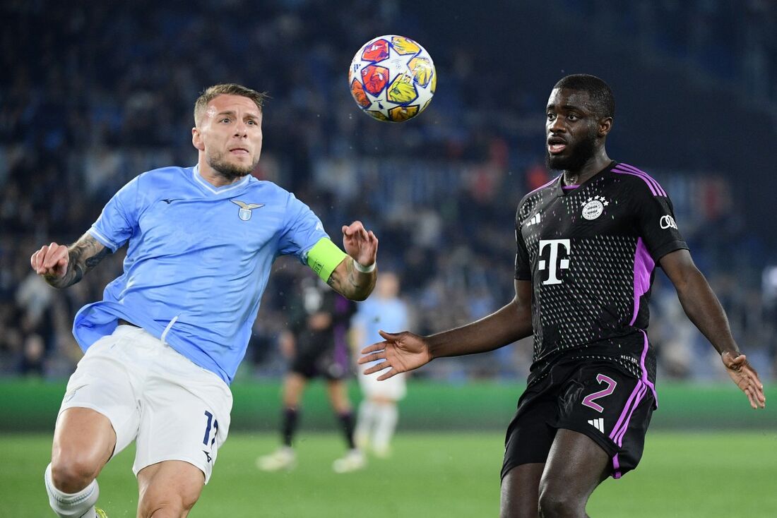 Upamecano cometeu o pênalti e Immobile converteu na vitória da Lazio sobre o Bayern 