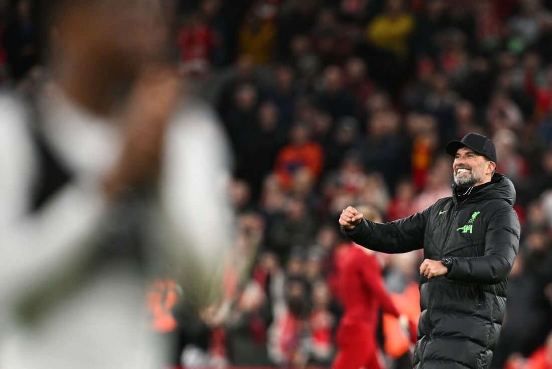 Klopp celebra a vitória de virada do Liverpool