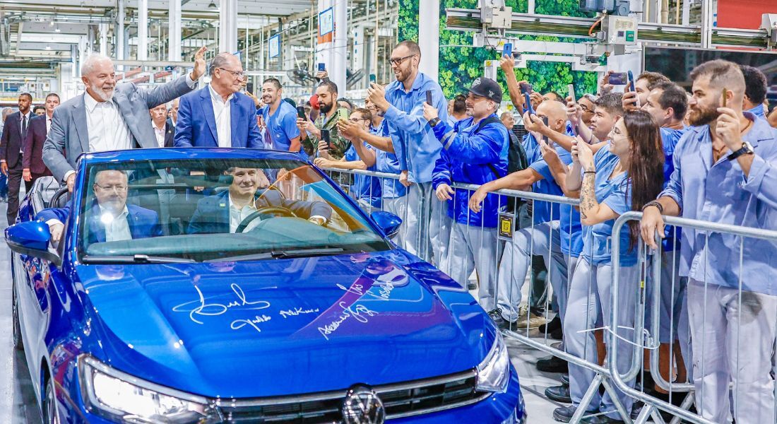 Lula e Alckmin em evento da Volkswagen em São Paulo