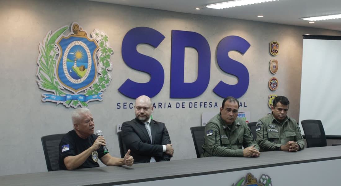 Coletiva de impresa com forças policiais sobre prisão de seis homens ligados a tráfico de drogas em Itamaracá