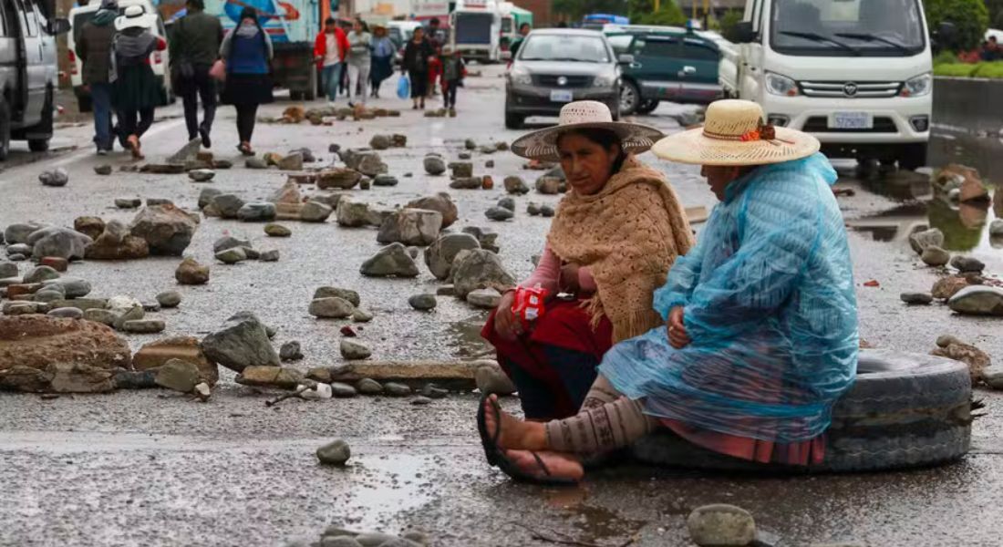 Na Bolívia, bloqueios de estradas liderados por Evo Morales sufocam governo de Luis Arce