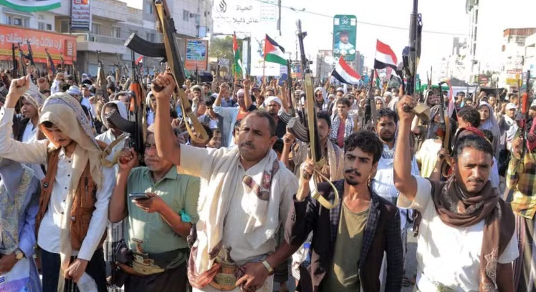 Protesto nas ruas da cidade de Hudeida, no Iêmen