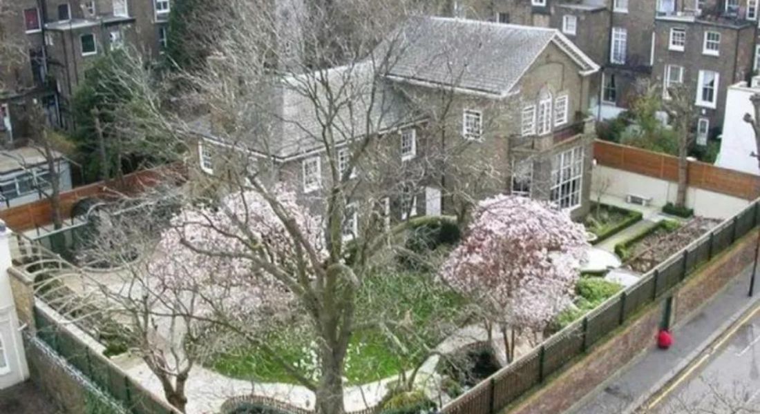 Freddie Mercury viveu seus últimos dias de vida na mansão de Garden Lodge, em Londres