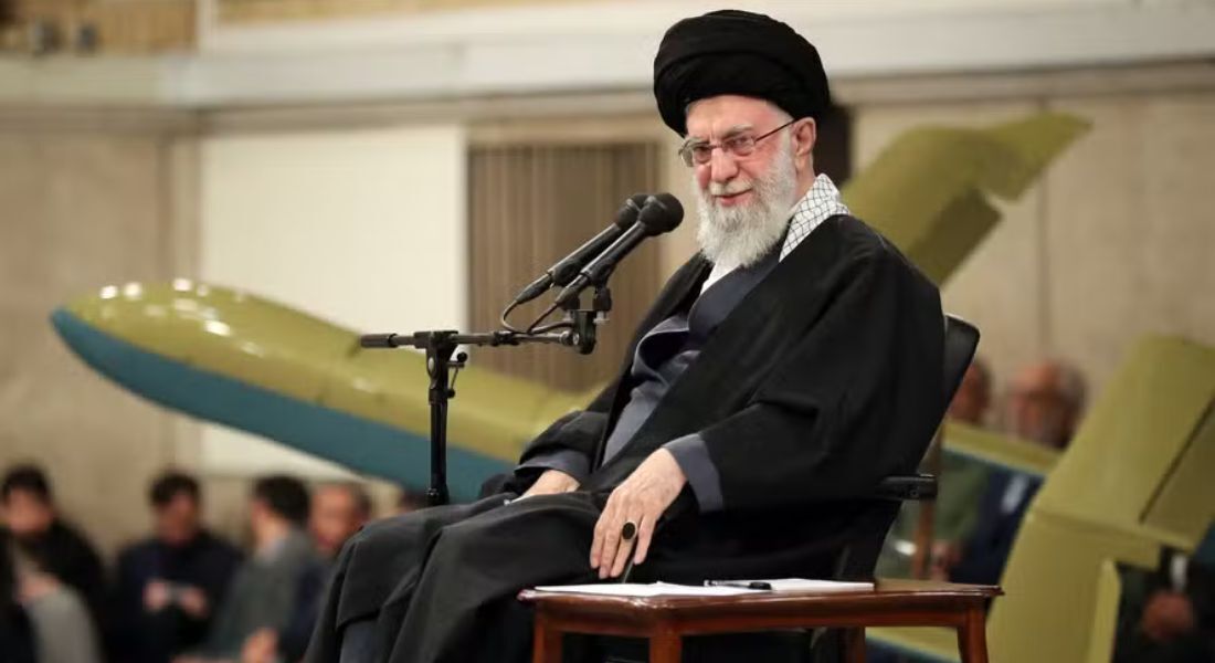 Meta remove contas do Instagram e do Facebook de Ali Khamenei por violar política de conteúdo