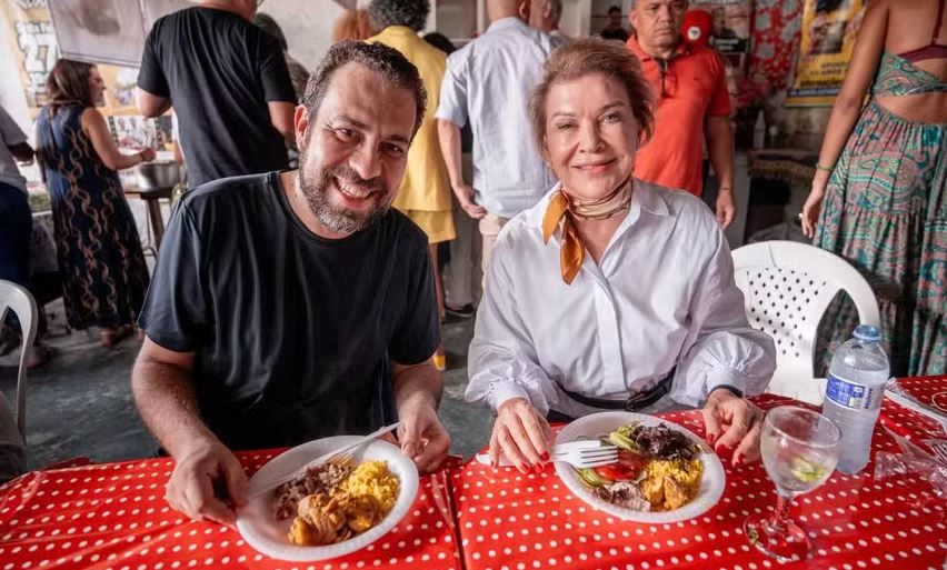 Guilherme Boulos e Marta Suplicy durante agenda conjunta em Parelheiros, Zona Sul de São Paulo