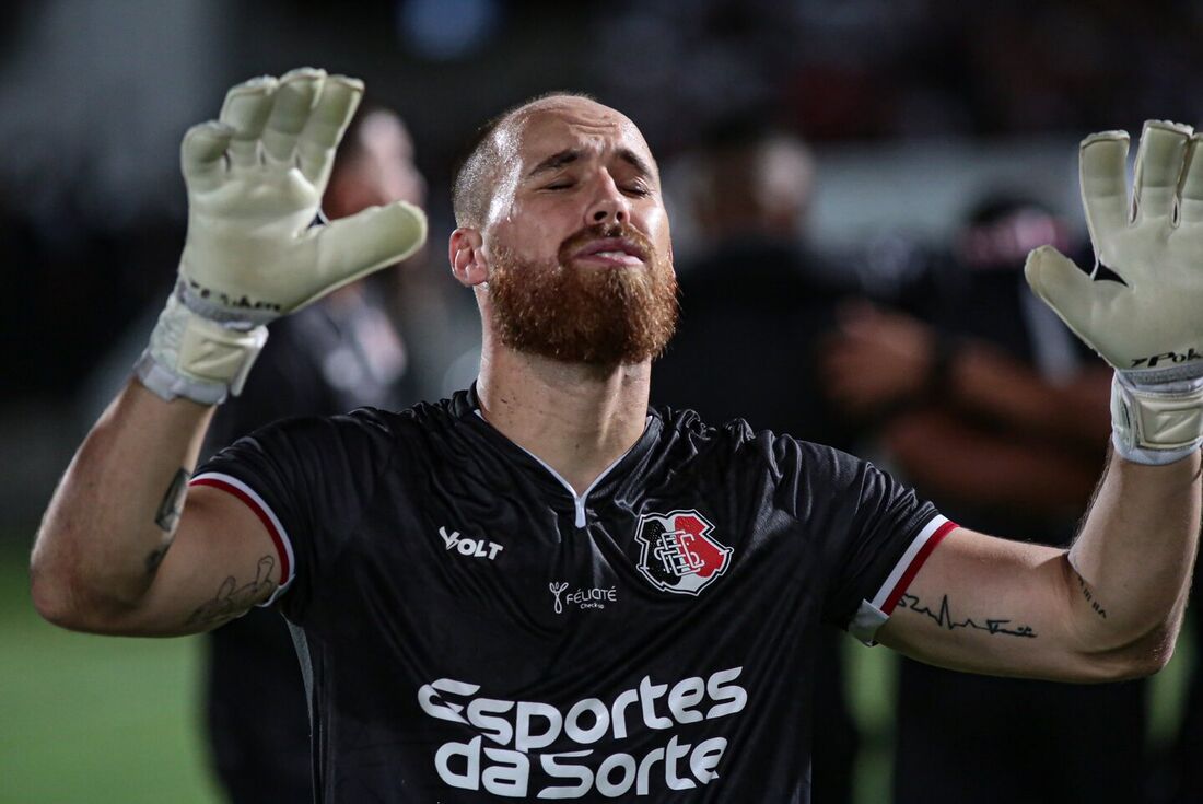 André Luiz, agora ex-goleiro do Santa Cruz