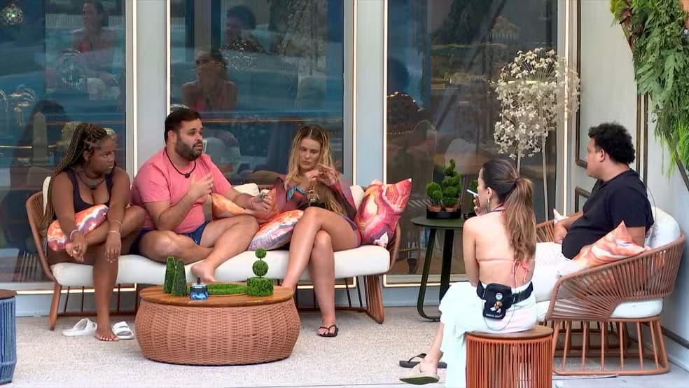 Yasmin Brunet, Wanessa Camargo e outros brotheram conversaram nesta tarde 