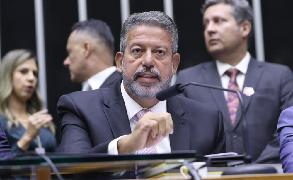  presidente da Casa, Arthur Lira (PP-AL), preside a sessão deliberativa