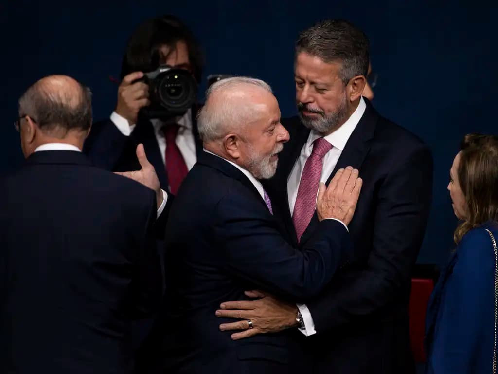 O presidente Luiz Inácio Lula da Silva e o presidente da Câmara dos Deputados, Arthur Lira