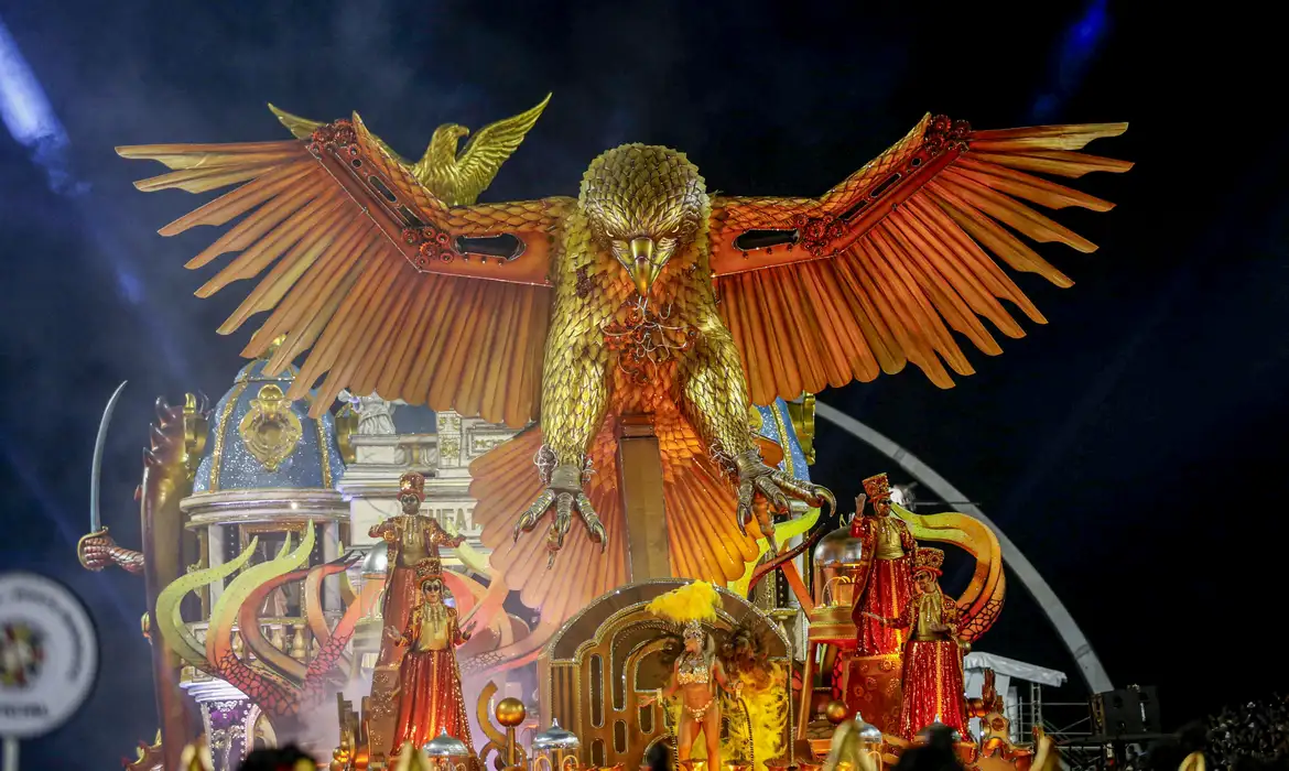 Apuração dos desfiles, que começa às 16h, será no Sambódromo do Anhembi,