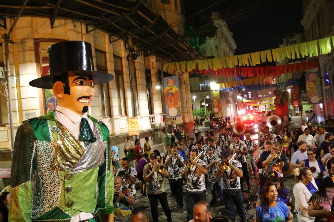 O Homem da Meia-Noite foi último a desfilar no cortejo desta noite