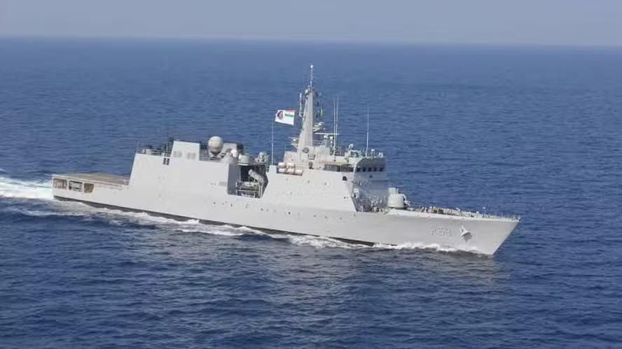 Navio indiano de guerra INS Sumitra 