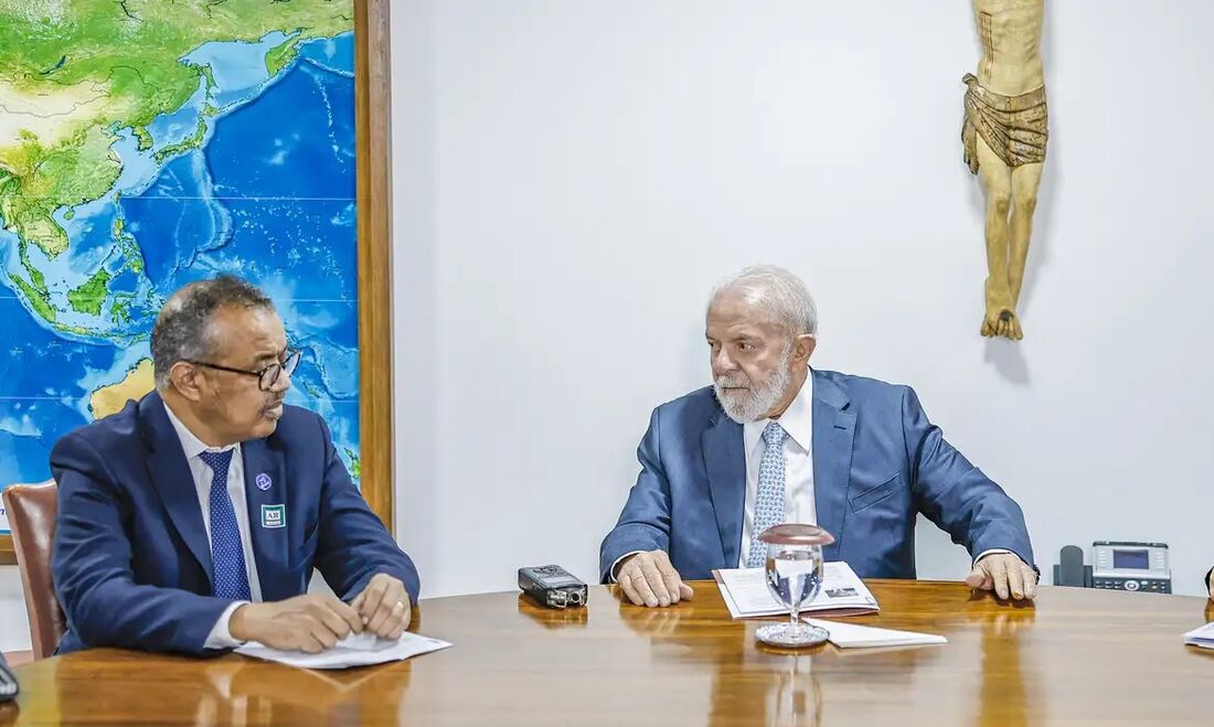 Diretor-geral da OMS, Tedros Adhanom, ao lado do Presidente Lula