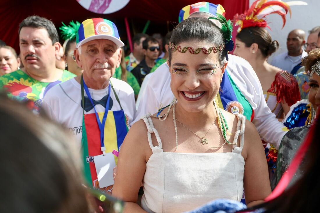 Governadora Raquel Lyra com diretores do Galo da Madrugada no tradicional café da manhã 