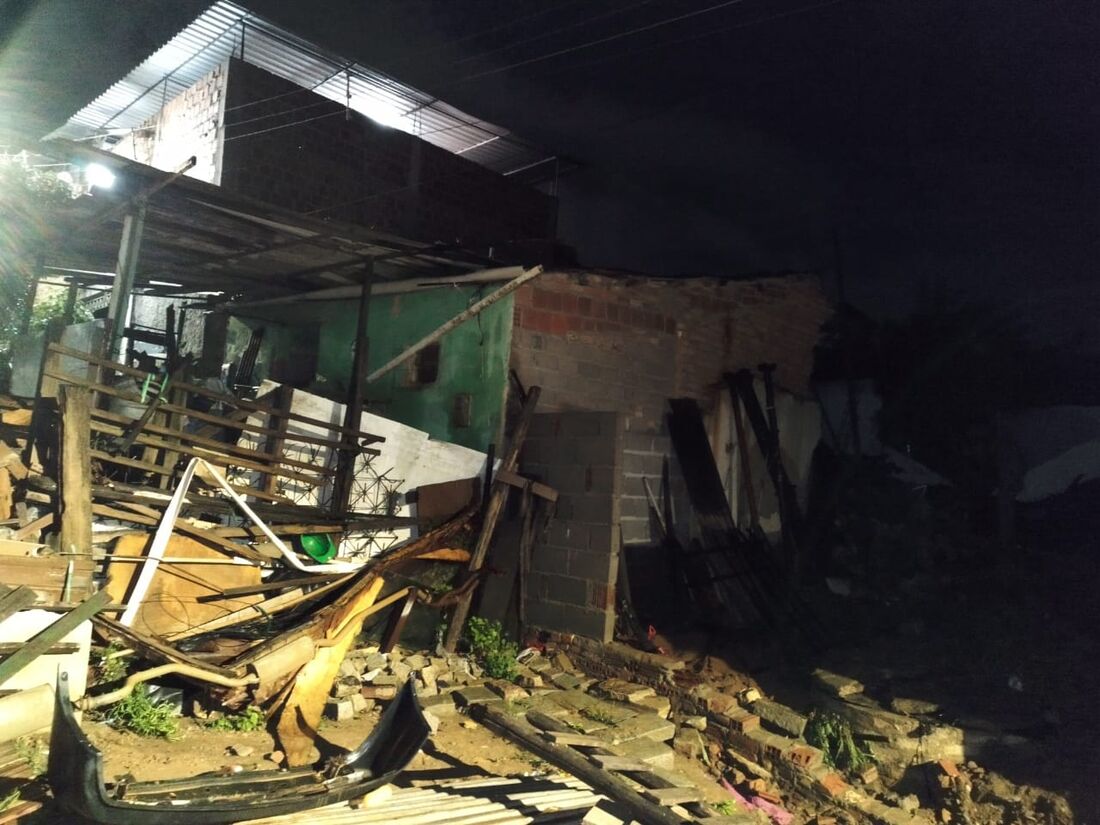 Casa com estrutura danificada em Garanhuns, por conta das fortes chuvas