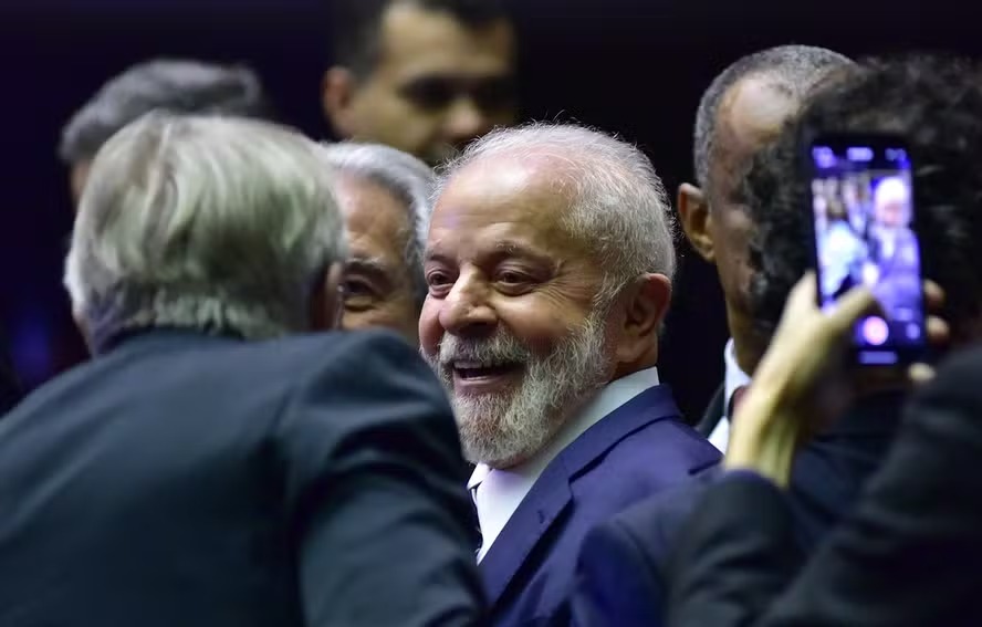 O presidente Lula durante sessão do Congresso para promulgar a Reforma Tributária 