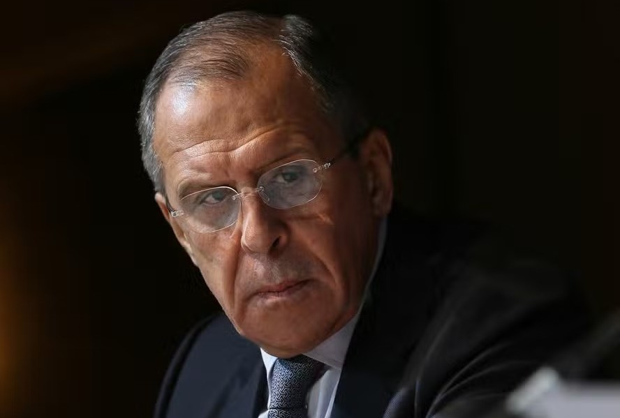 O chanceler russo, Sergei Lavrov, diz que elites governantes dos EUA veem Rússia como ameaça 