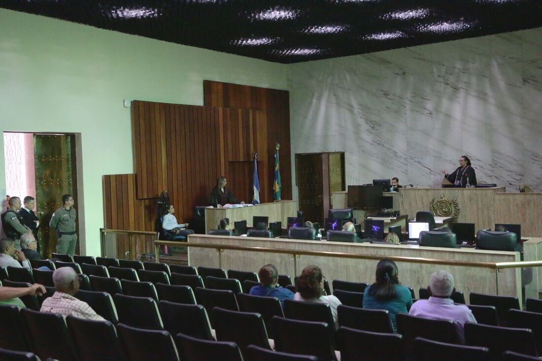 Segunda Vara do Tribunal do Júri do Recife realiza julgamento do policial militar acusado de matar morador da comunidade Bola na Rede, no Recife