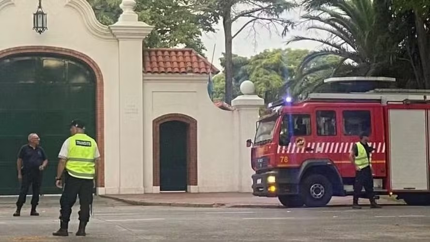 Autoridades cercaram a residência oficial de Milei após a ameaça de bomba 