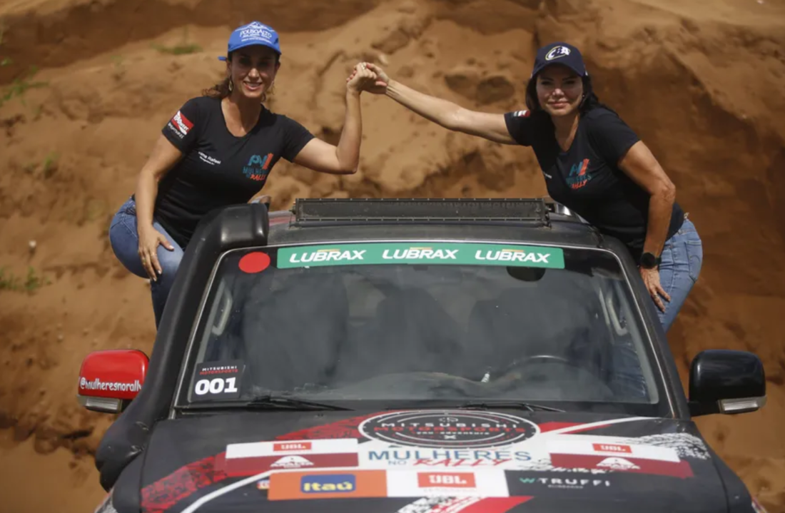 Paula Breves (direita) e Vilma Rafael (esquerda): dupla brasileira que vai representar o Brasil no Rally de Jameel, na Arábia Saudita 