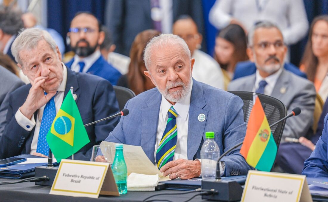 Presidente do Brasil, Luiz Inácio Lula da Silva, discursando durante a Cúpula da CELAC 