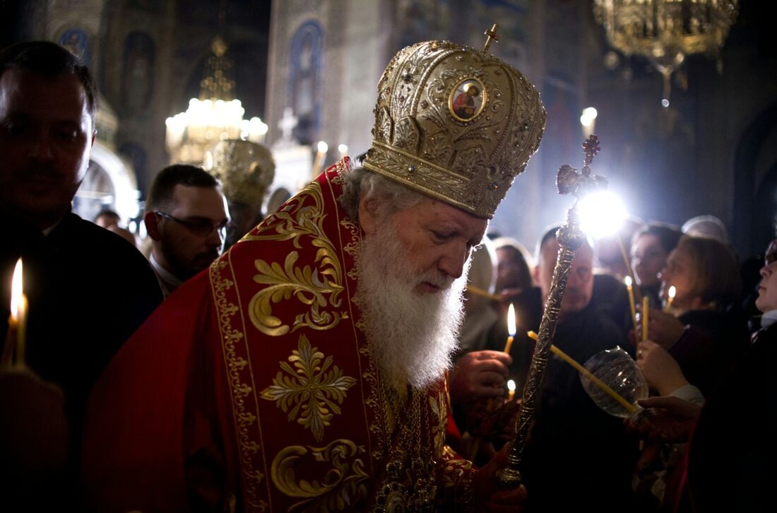 O carismático líder religioso, de imponente estatura e uma espessa barba branca