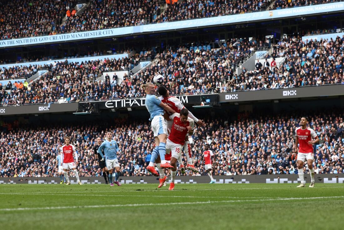 Manchester City x Arsenal se enfrentam neste domingo (22)