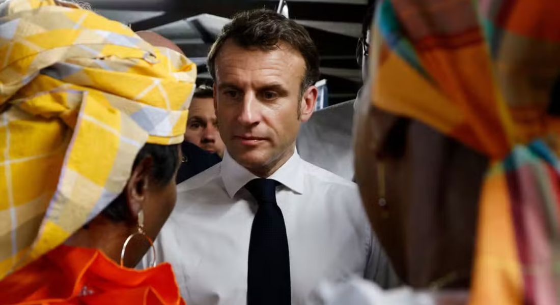 O presidente francês, Emmanuel Macron, desembarcou na Guiana Francesa nesta segunda-feira