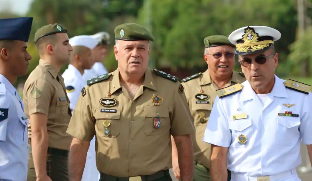  Ex-comandante do Exército Marco Antonio Freire Gomes 