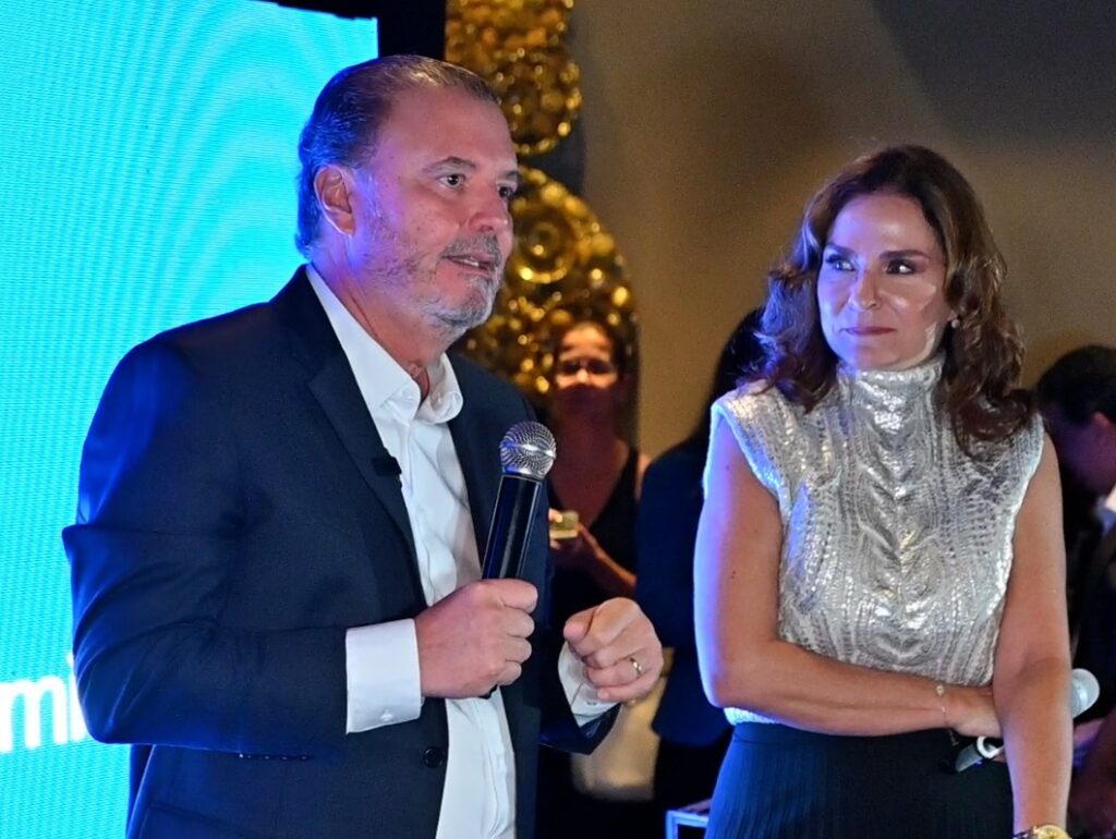 Eduardo Queiroz Monteiro e Patricia Raposo no evento que anunciou o novo negócio 