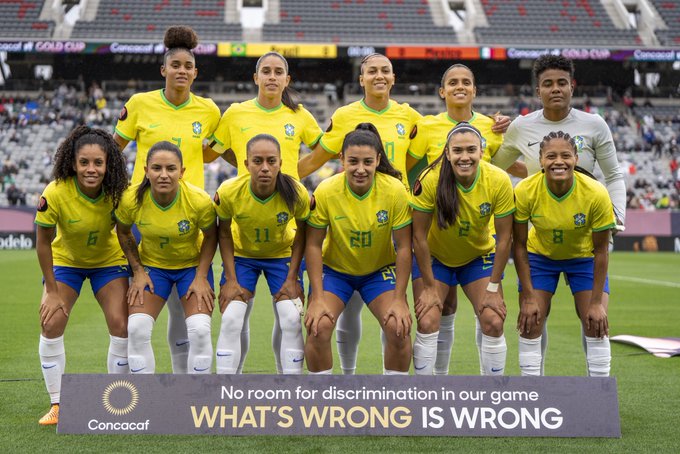 Seleção feminina de futebol