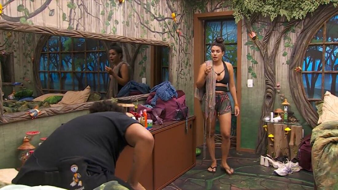 Fernanda ficou chateada com Beatriz por ela usar o banheiro do quarto Gnomos