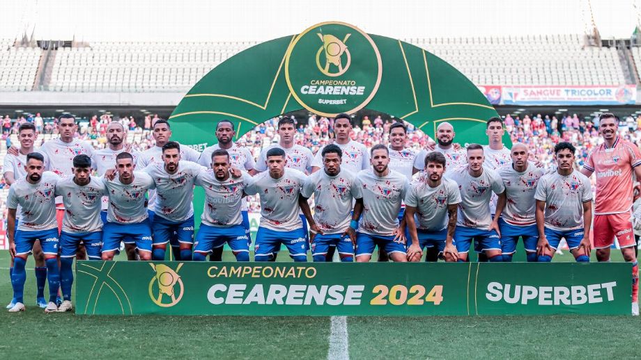 Jogadores do Fortaleza usam camisa alusiva ao ataque sofrido por torcedores uniformizados do Sport