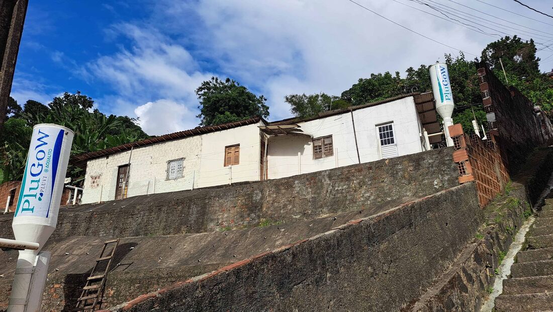 Tecnologia PluGoW instalada em casas na comunidade Alto da Telha, no bairro de Passarinho 